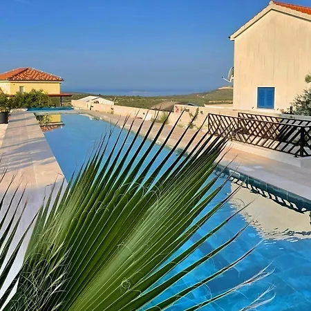 Malibu Sunrise Vila *