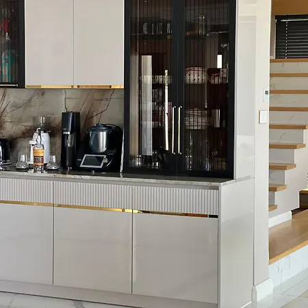 Malibu Sunrise Vila *