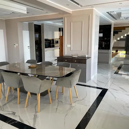 Malibu Sunrise Vila *