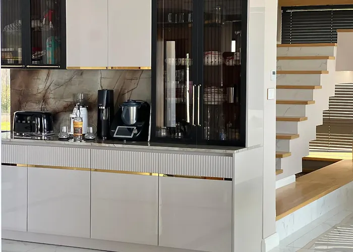 Malibu Sunrise Villa *