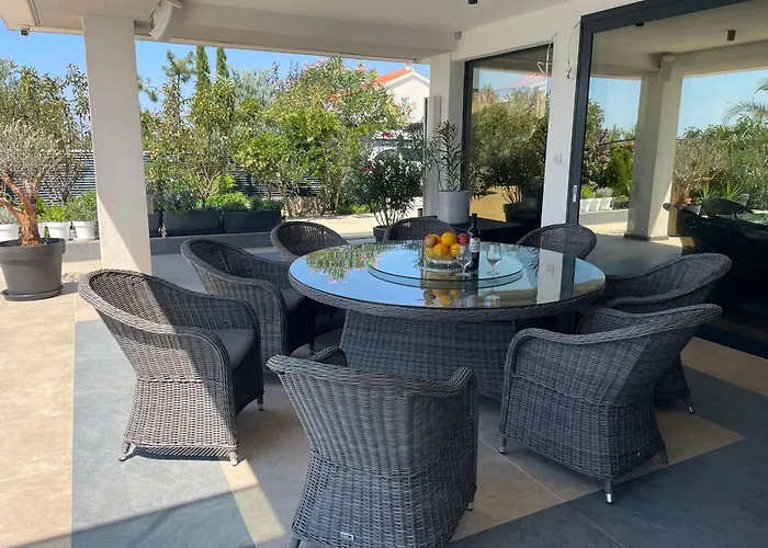 Malibu Sunrise Villa